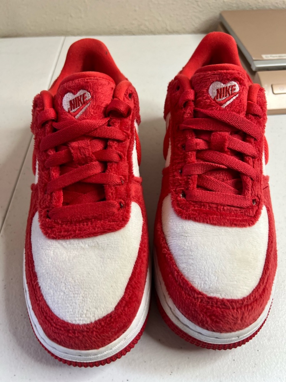 Nike Air Force One Valentine's Day Fleece Teddy Sneakers Fuzzy Size Youth 5 - Picture 5 of 12